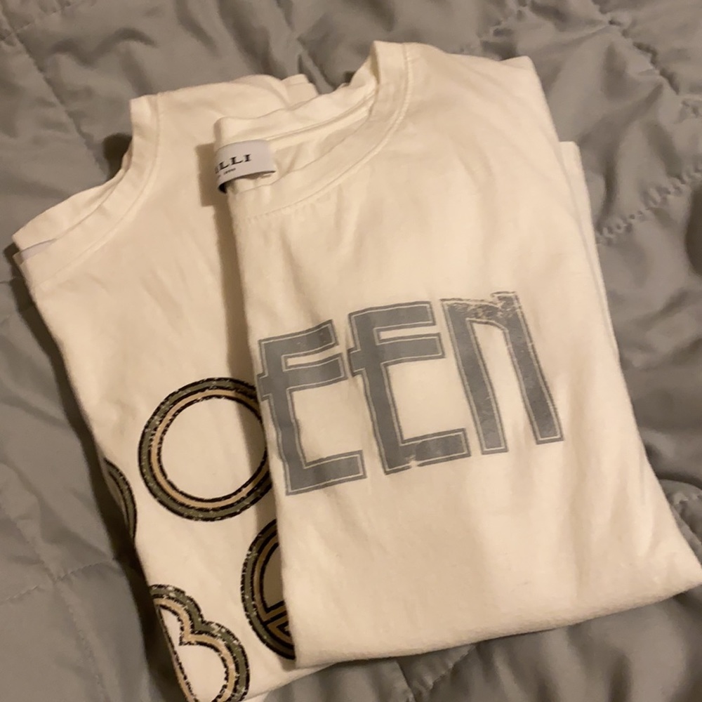 Good vibes & Queen graphic T-shirt bundle